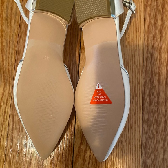 Ivory D’Orsay Wedding Flats - Picture 6 of 7